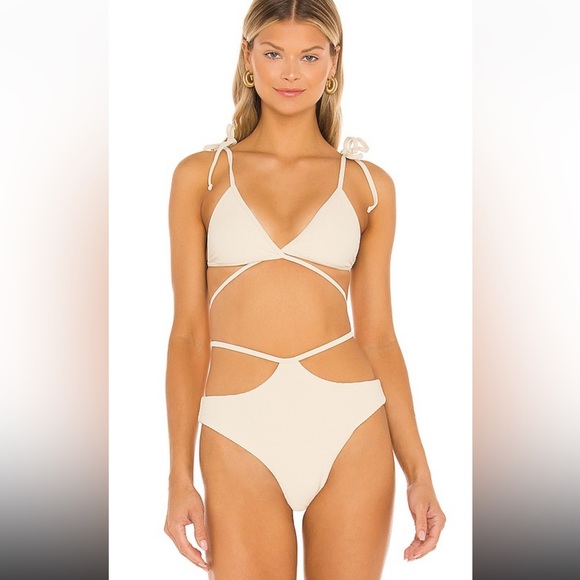 NWOT DEVON WINDSOR Suki Bikini Top in Textured Cream - Picture 1 of 10